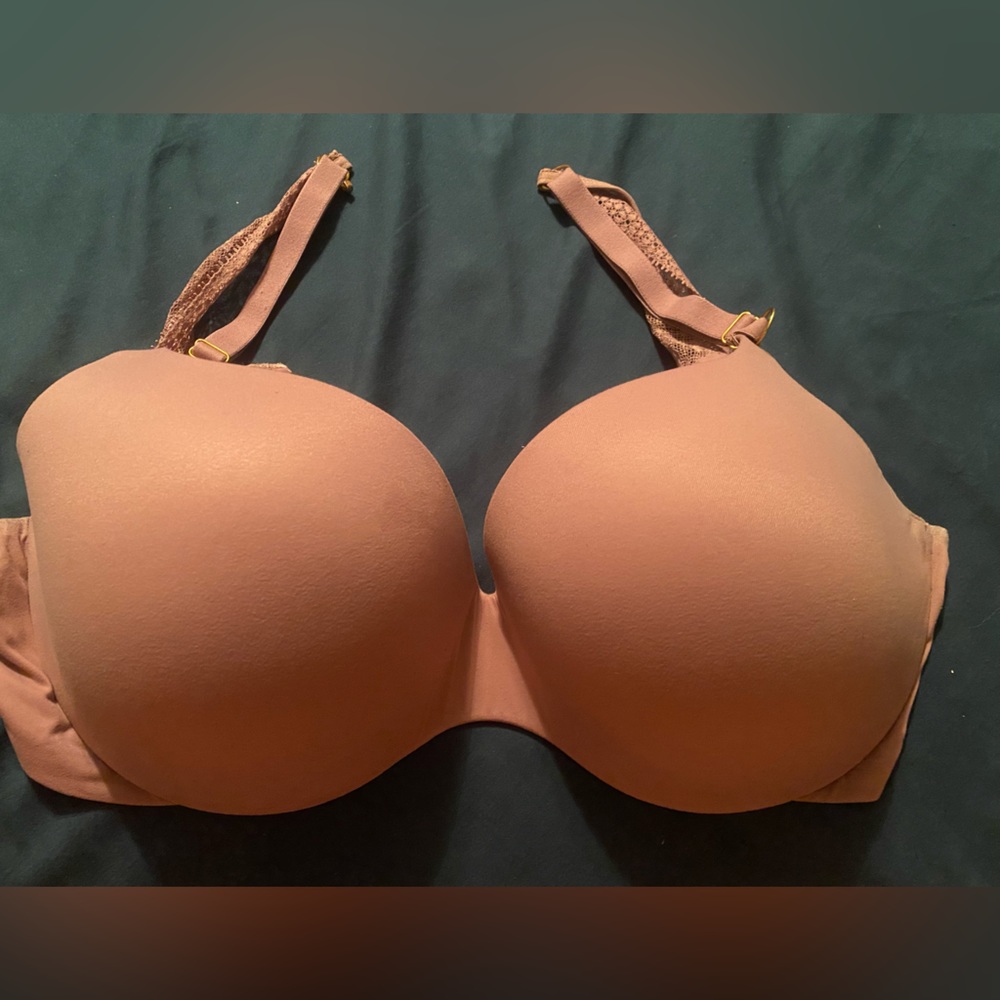 Victoria Secrets 38DDD Multi-way Bra